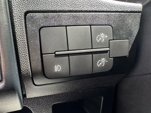 Used 2025 RAM ProMaster 2500 w/ U-Haul Equipment Group FWD image 11