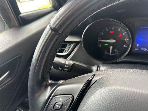 Used 2018 Toyota C-HR XLE image 25