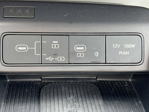 Used 2024 Hyundai Kona Limited FWD image 18