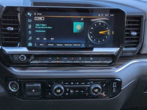 Used 2025 Chevrolet Silverado 1500 LT RWD image 19