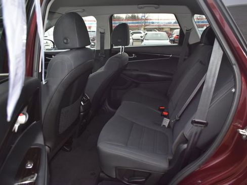 Used 2020 Kia Sorento LX w/ LX I4 Convenience Package image 28