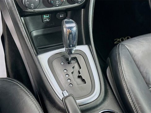 Used 2013 Chrysler 200 Limited image 15