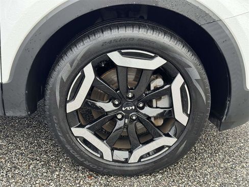 Used 2024 Kia Telluride EX w/ EX Captain's Chair Package image 28