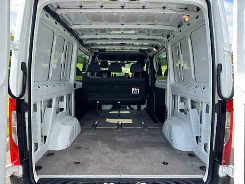 Used 2019 Mercedes-Benz Sprinter 144 image 8