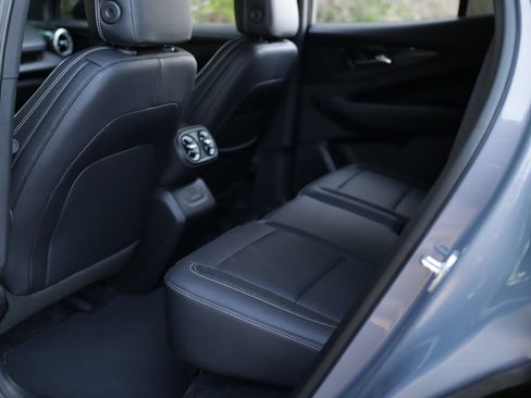 Used 2025 Chevrolet Blazer EV LT AWD/4WD image 28