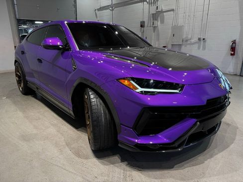 Used 2024 Lamborghini Urus Performante AWD/4WD image 3