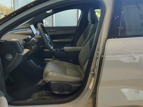 New 2026 Volvo EX30 Cross Country Ultra image 6