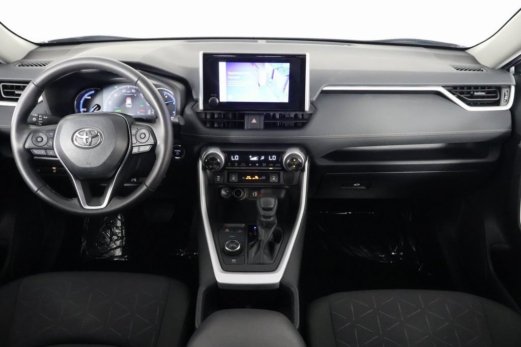 Used 2024 Toyota RAV4 XLE AWD/4WD image 8