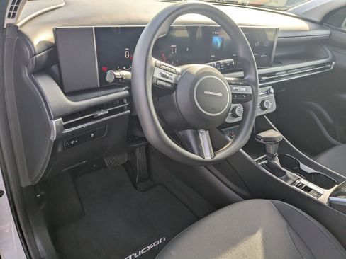 Certified 2025 Hyundai Tucson SE image 12