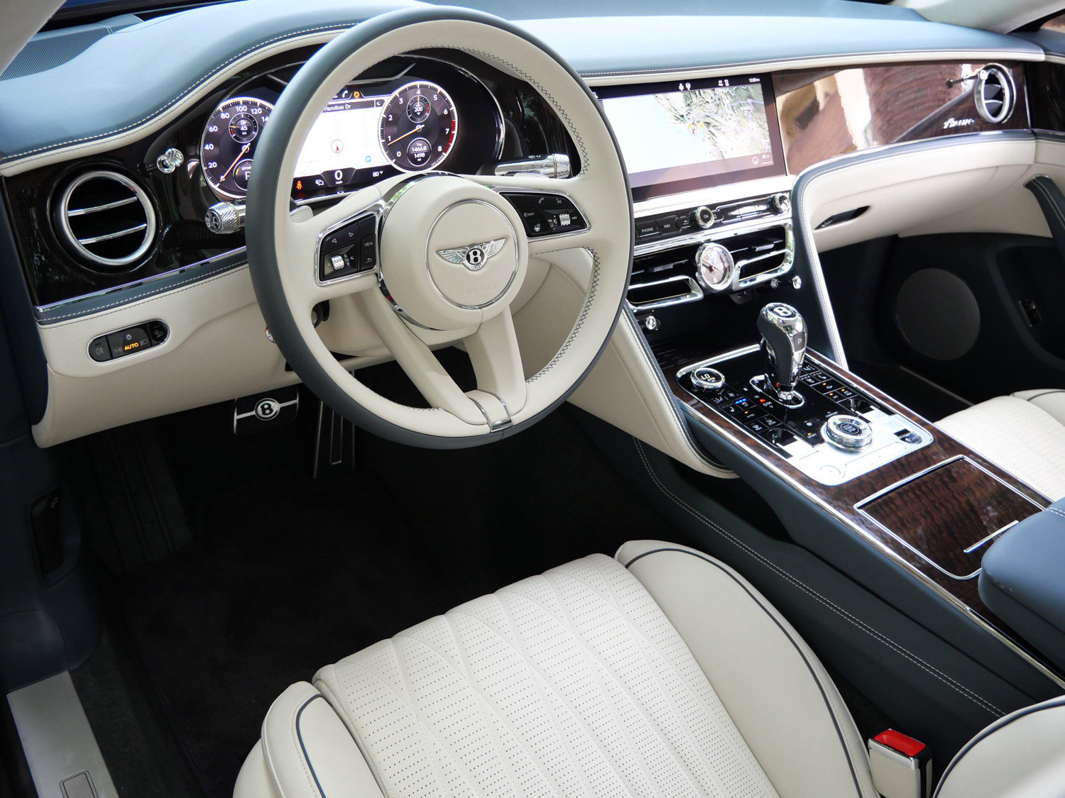 Used 2023 Bentley Flying Spur Azure AWD/4WD image 13