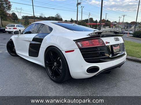 Used 2010 Audi R8 V10 image 8