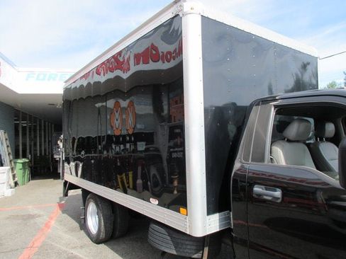 Used 2021 Ford F550 4x4 Regular Cab Super Duty w/ Power Equipment Group image 28