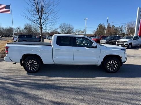Used 2023 Nissan Frontier SV w/ Technology Package image 4