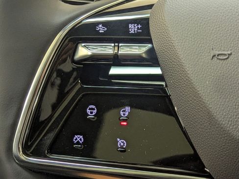 New 2026 Cadillac Lyriq Luxury image 10