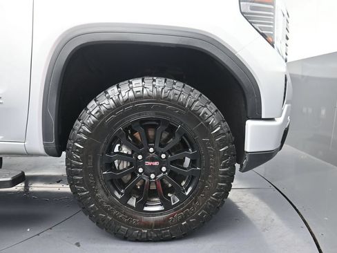 Used 2022 GMC Sierra 1500 AT4X AWD/4WD image 5