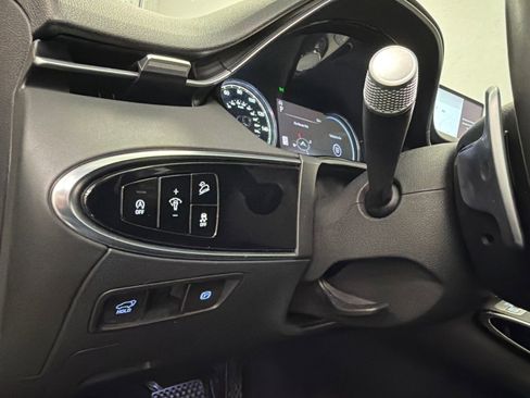 Used 2025 Genesis GV70 2.5T image 33