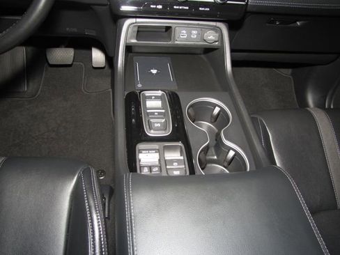 Certified 2025 Honda Pilot Touring image 15
