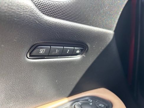 Used 2018 Cadillac XT5 Platinum AWD/4WD image 29