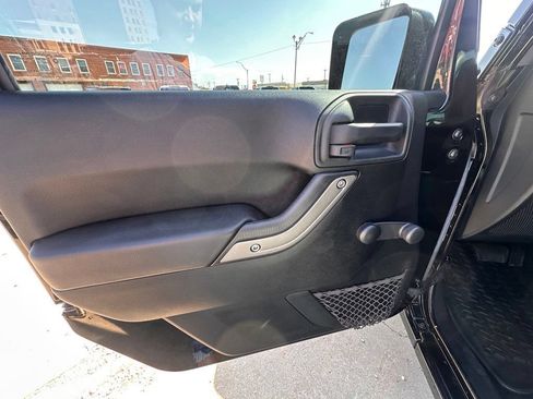 Used 2016 Jeep Wrangler Sport AWD/4WD image 15