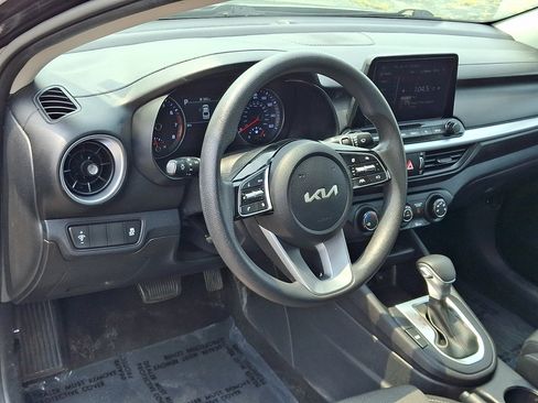 Used 2024 Kia Forte LXS FWD image 25