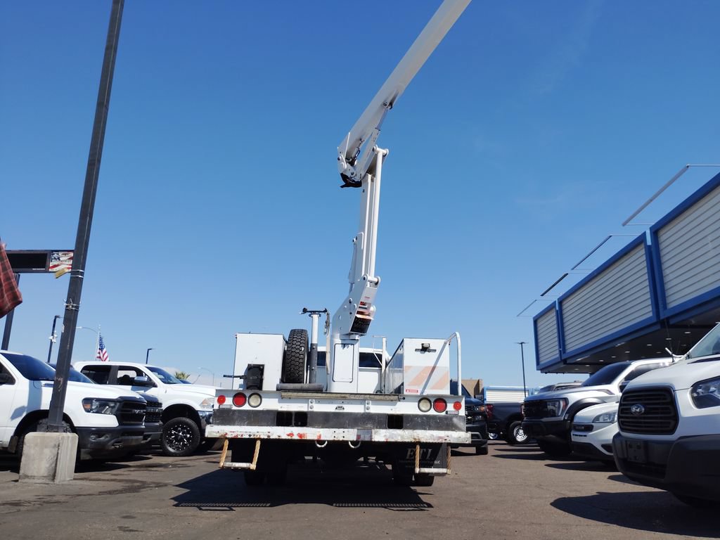 Used 2010 Ford F550 2WD Regular Cab Super Duty image 23
