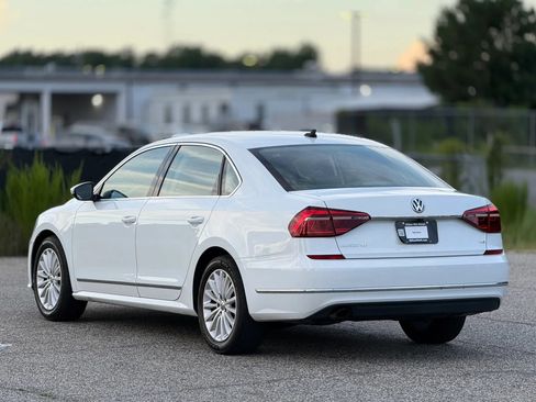 Used 2017 Volkswagen Passat 1.8T SE FWD image 10