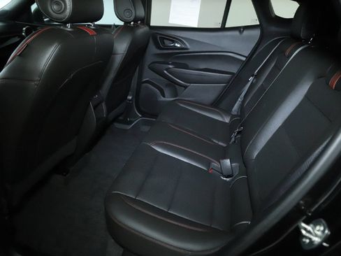 Used 2025 Chevrolet Trax RS w/ Sunroof Package FWD image 14