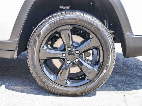 New 2025 Jeep Grand Cherokee L Limited w/ Luxury Tech Group II image 11