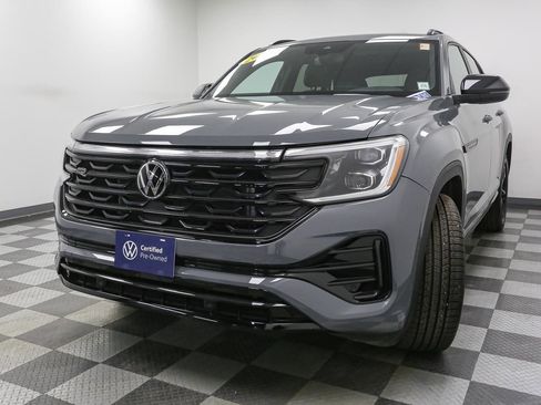 Used 2025 Volkswagen Atlas Cross Sport SEL R-Line image 5