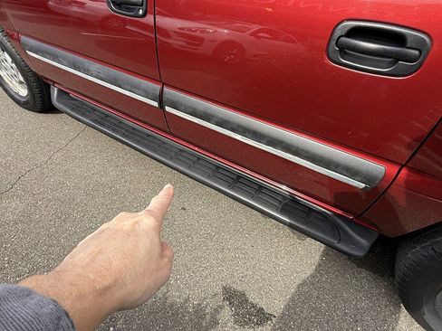 Used 2002 Chevrolet Suburban LS image 22