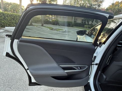 Used 2022 Lucid Air Grand Touring image 43