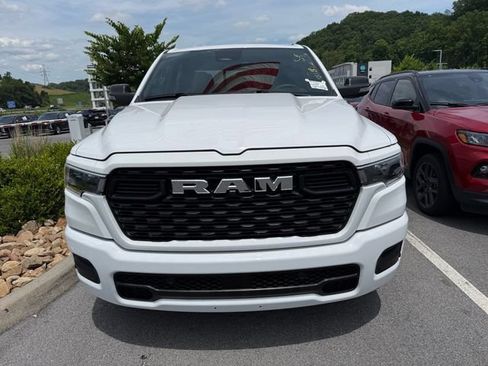 Used 2025 RAM 1500 Big Horn AWD/4WD image 8
