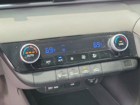 Certified 2023 Hyundai Elantra SEL FWD image 25