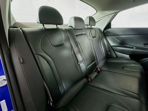 Used 2024 Hyundai Elantra Limited image 27