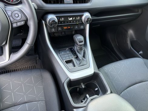 Certified 2022 Toyota RAV4 XLE w/ Convenience Package image 9