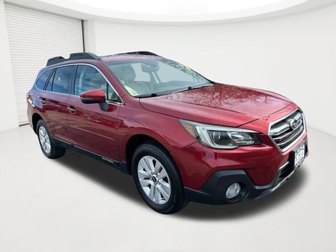 Used 2018 Subaru Outback 2.5i Premium AWD/4WD image 3