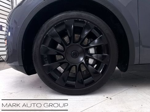 Used 2022 Tesla Model Y Long Range AWD/4WD image 14