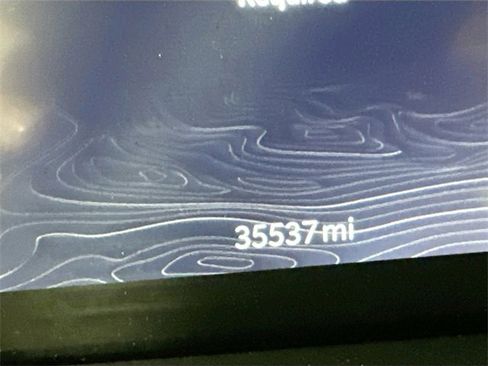 Used 2023 Jeep Grand Cherokee L Limited w/ Black Appearance Package image 17