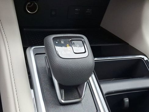 New 2025 Nissan Pathfinder SL image 13