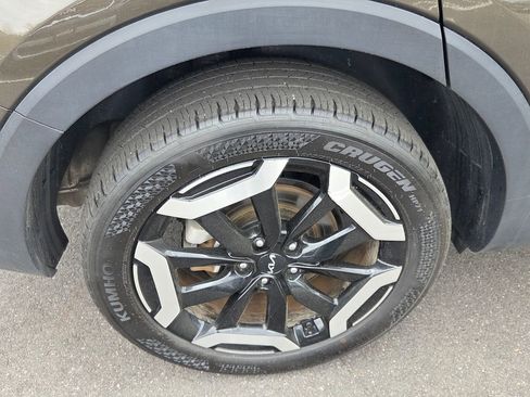 Used 2025 Kia Telluride S FWD image 9