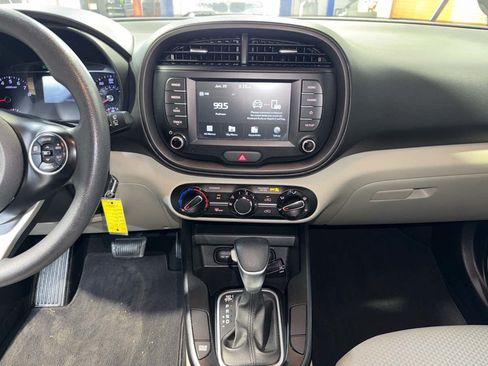Used 2020 Kia Soul LX FWD image 20