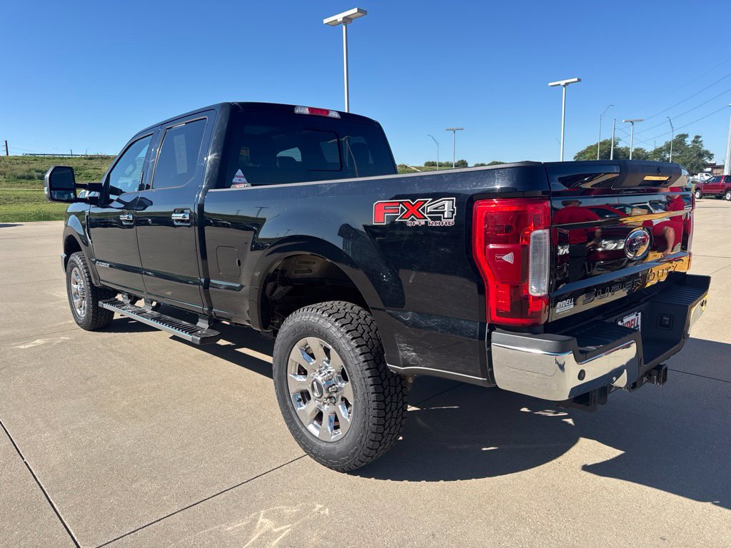 Used 2017 Ford F250 Lariat w/ Lariat Ultimate Package AWD/4WD image 27