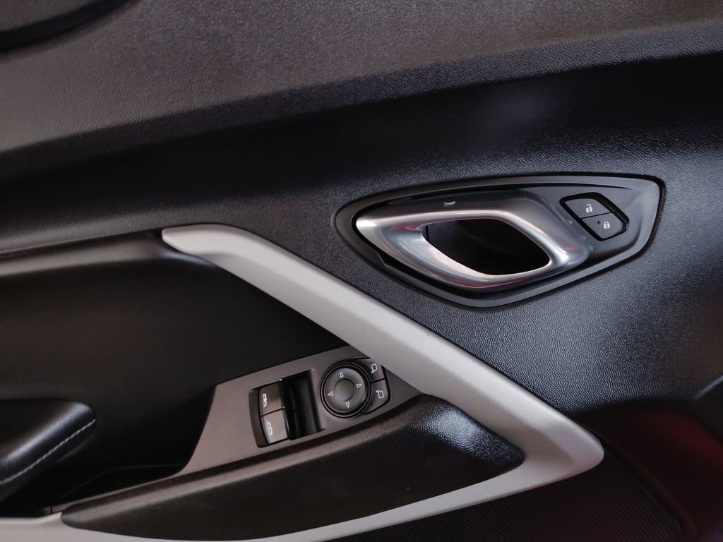 Used 2020 Chevrolet Camaro LT RWD image 19