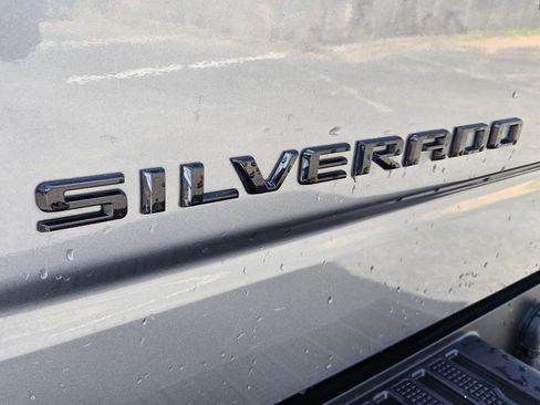 Used 2021 Chevrolet Silverado 1500 LT Trail Boss w/ Convenience Package II image 9