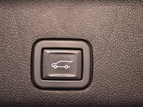 Used 2023 Chevrolet Tahoe LT image 19