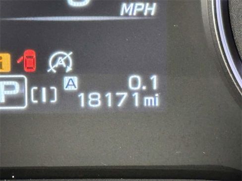 Used 2024 Subaru Crosstrek 2.0i Premium image 2