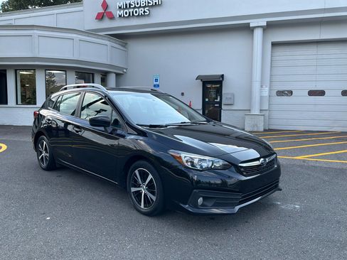 Used 2022 Subaru Impreza 2.0i Premium AWD/4WD image 3