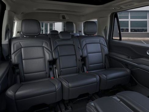 New 2025 Lincoln Navigator Reserve image 11