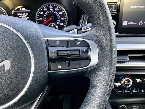 Used 2022 Kia K5 LXS image 27