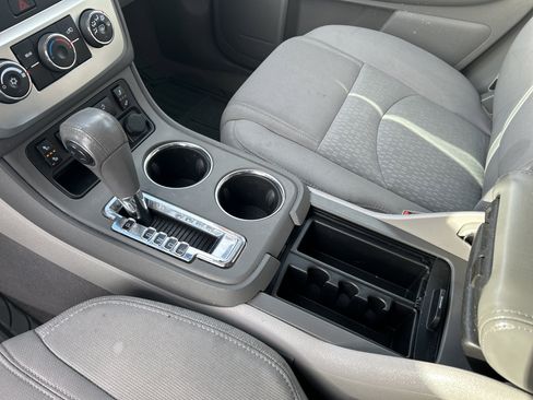 Used 2016 GMC Acadia SLE image 25